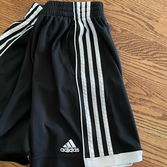 Boys medium (10/12) Adidas athletic/soccer shorts - Picture 4 of 4